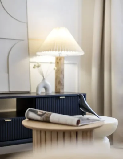 kiadásra felkészített lakás asztali lámpa, design bútorok