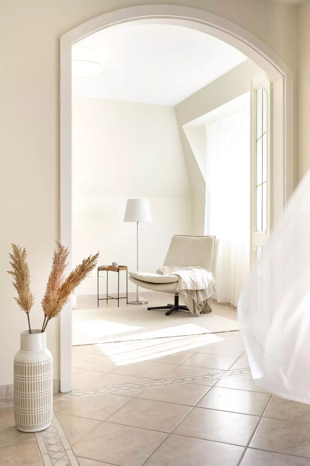 dolgozószoba home staging után bézs színekkel