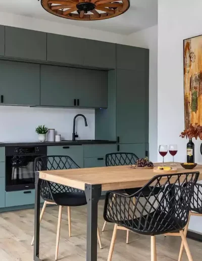 Balaton Home Stagin eladásra felkészítés után konyha rusztikus stílus