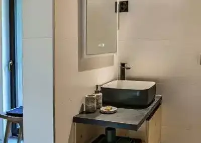 Mátra lakberendezett fürdőszoba mosdó