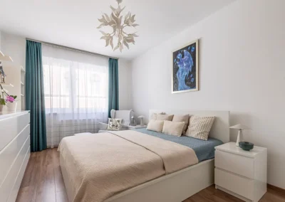 home styling után eladásra felkészített lakás hálószobája