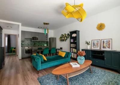 home styling után eladásra felkészített lakás nappali