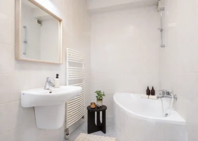 home staging ingatlanmenedzsment fürdőszoba dekorálva felkészítve eladásra