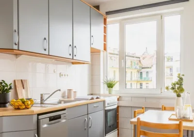 home staging ingatlanmenedzsment konyha eladásra felkészítve dekorációkkal home staging után